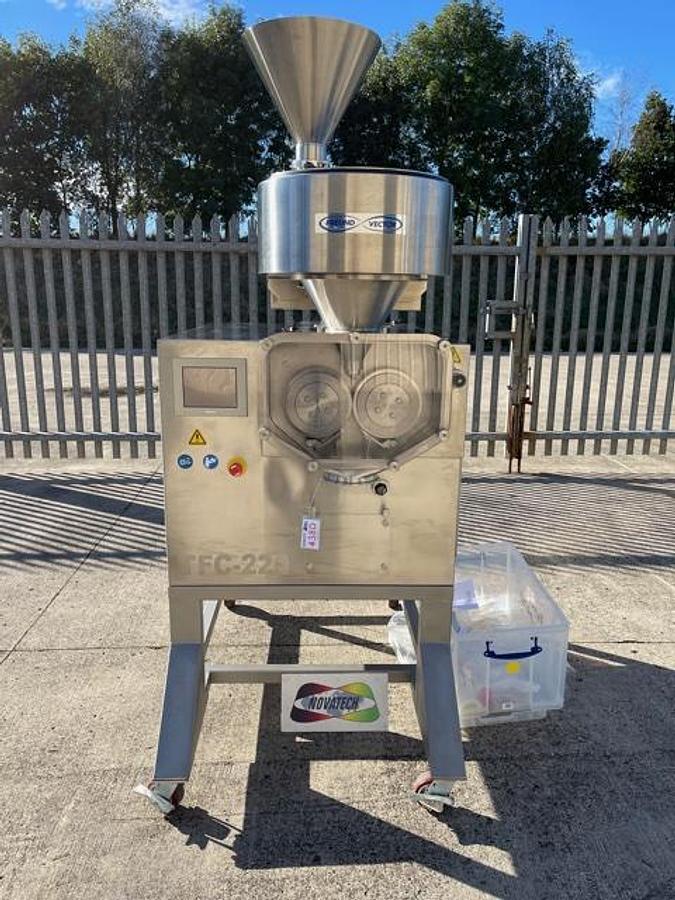 Used Vector Freund TFC220 roller compactor