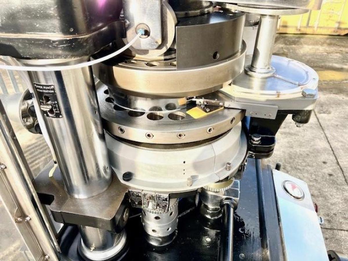 Used Manesty Express D tablet press