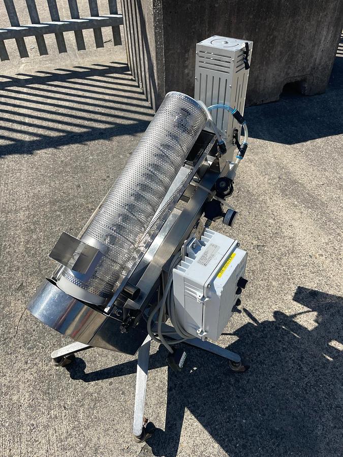 Used George Nutting Tablet/Capsule deduster/polisher