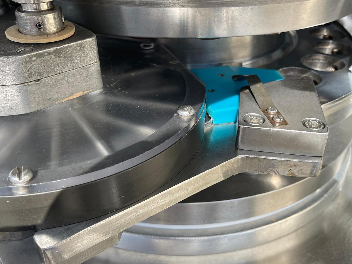 Used Kilian TX23 Tablet Press