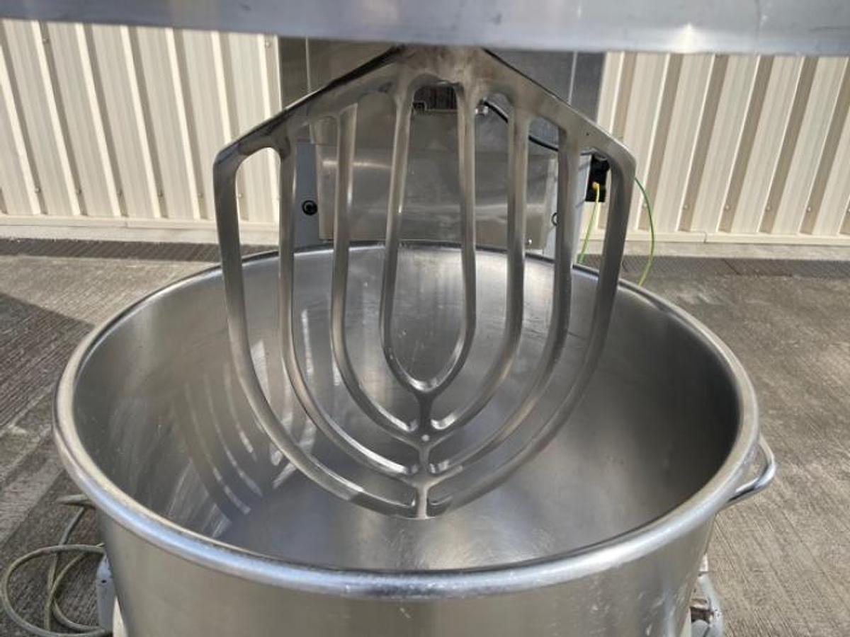 Used Hobart Y140 change pan mixer