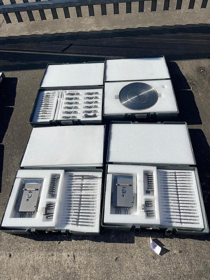 Used Bosch GKF1500 Capsule Filling Machine