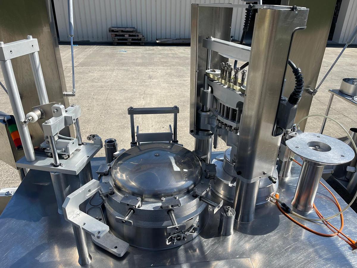 Used Macofar CD60 Capsule Filling Machine