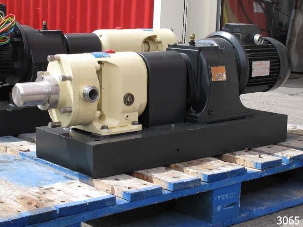 Used SSP lobe pump model AP100/BS