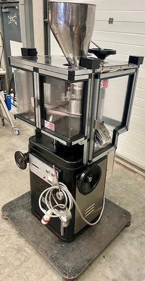 Used Manesty 16 station Betapress