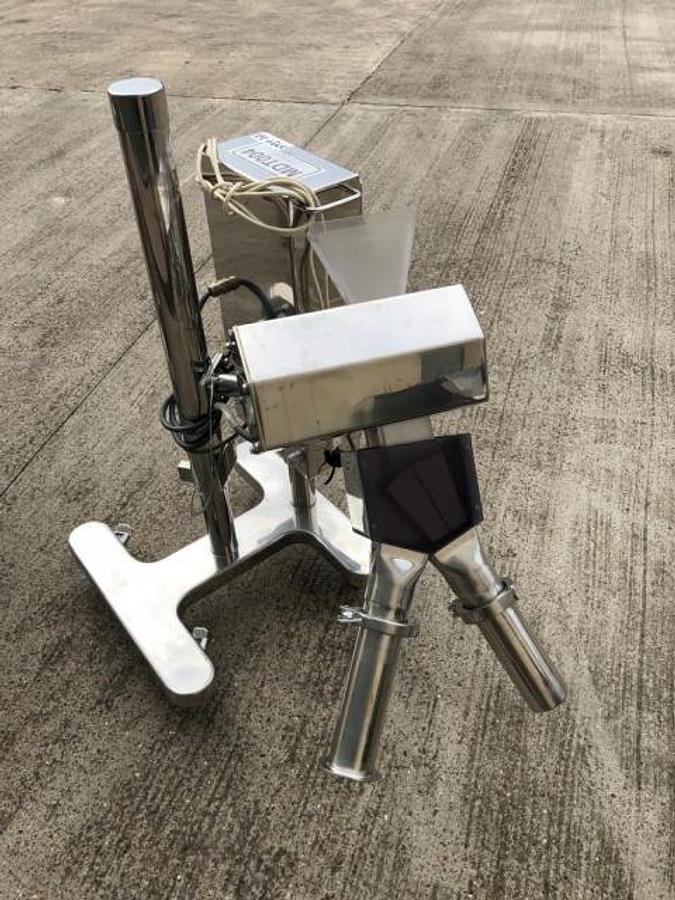 Used Safeline PH2 metal detector
