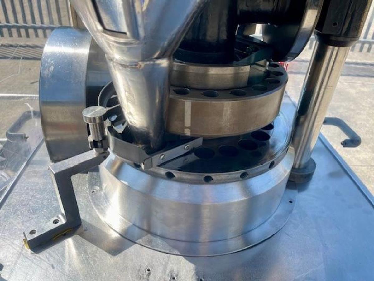 Used Casburt D4 20 station tablet press