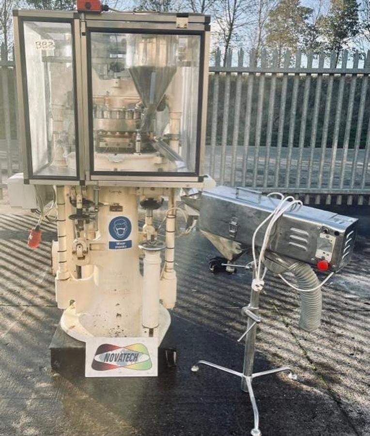 Used Ref 2210 Manesty BB3B 27 station Rotary Tablet Press