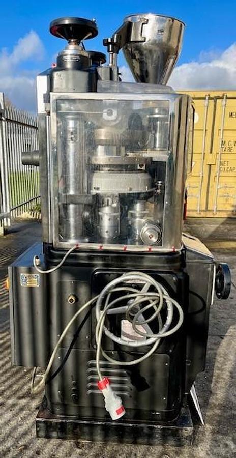 Used Manesty Express D tablet press