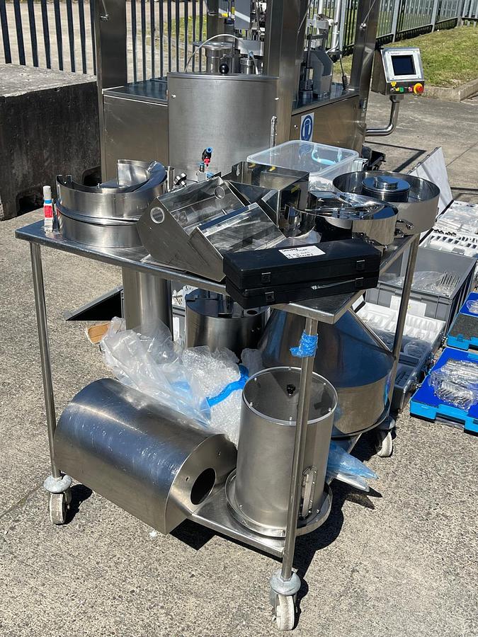 Used Macofar CD60 Capsule Filling Machine