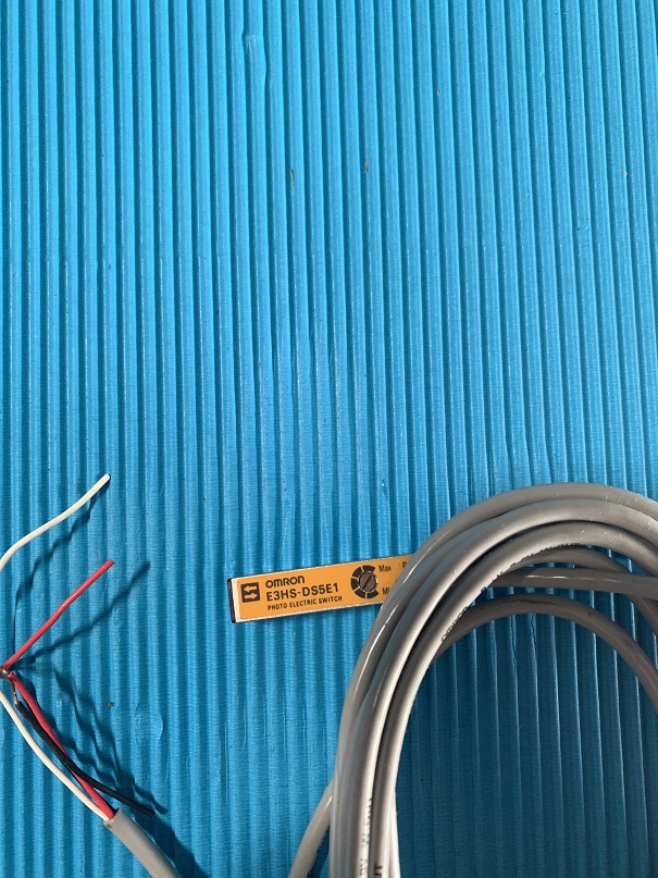 Used omron photo electric switch E3HS-DS5E1