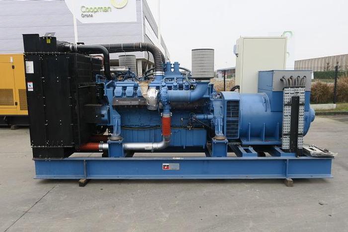 Used 2004 MTU 16V2000 - 800 KVA