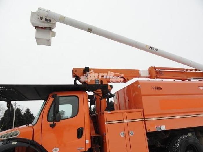 Used 2011 FREIGHTLINER BUSINESS CLASS M2 106