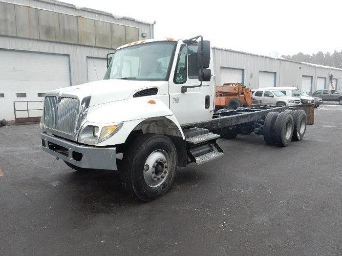 Used 2003 International 7400- Stock #: 8680
