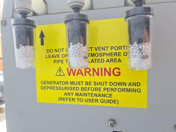 Used Parker Balston H2PEM-165 Hydrogen Generator