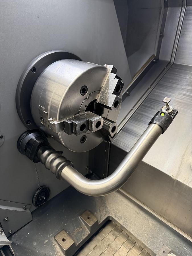 Gebruikt HWACHEON HI-TECH 200BL MC