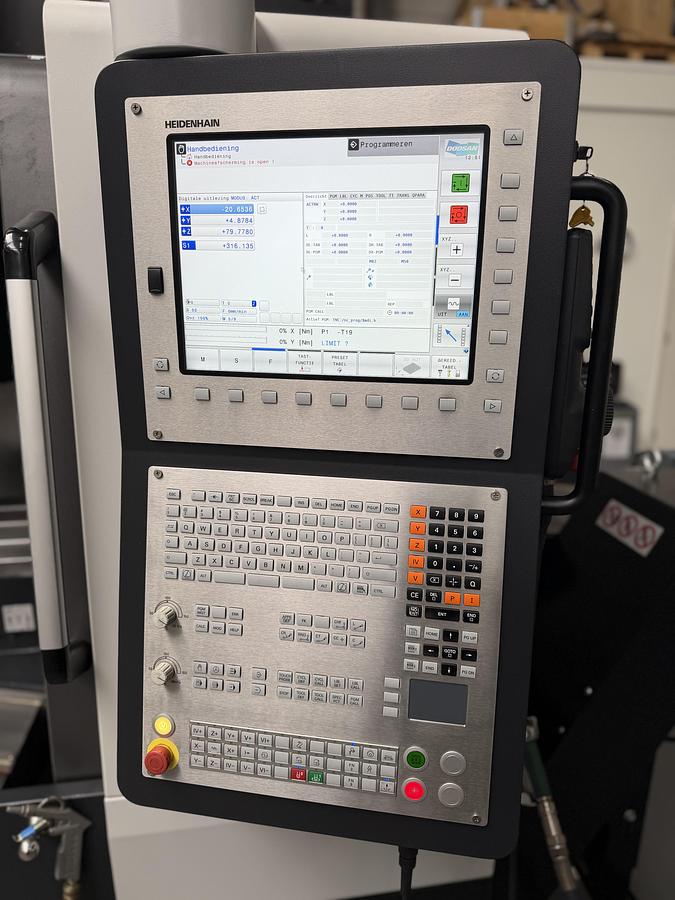 Gebruikt DOOSAN DNM 4500