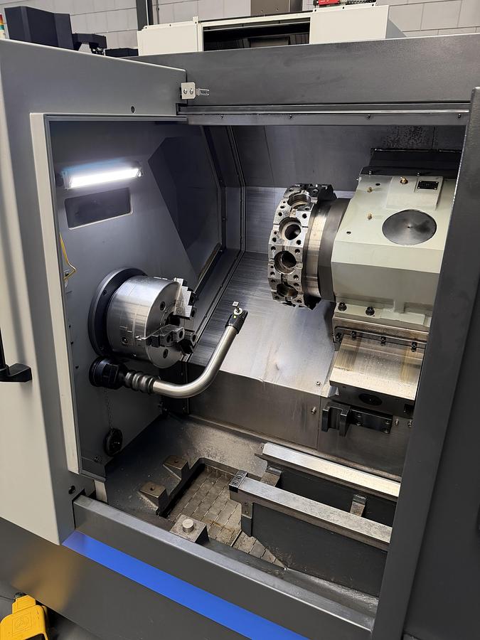 Gebruikt HWACHEON HI-TECH 200BL MC