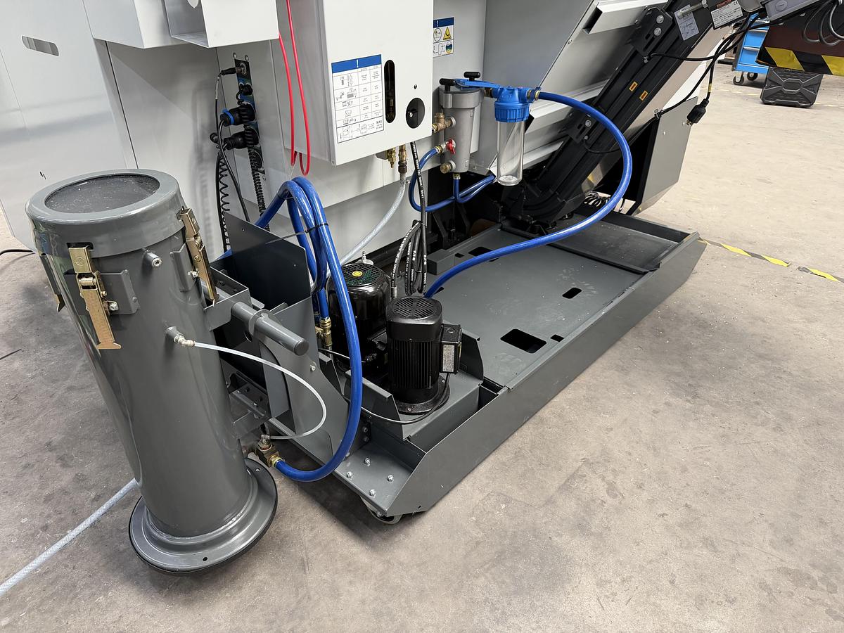 Gebruikt HAAS UMC-500SS