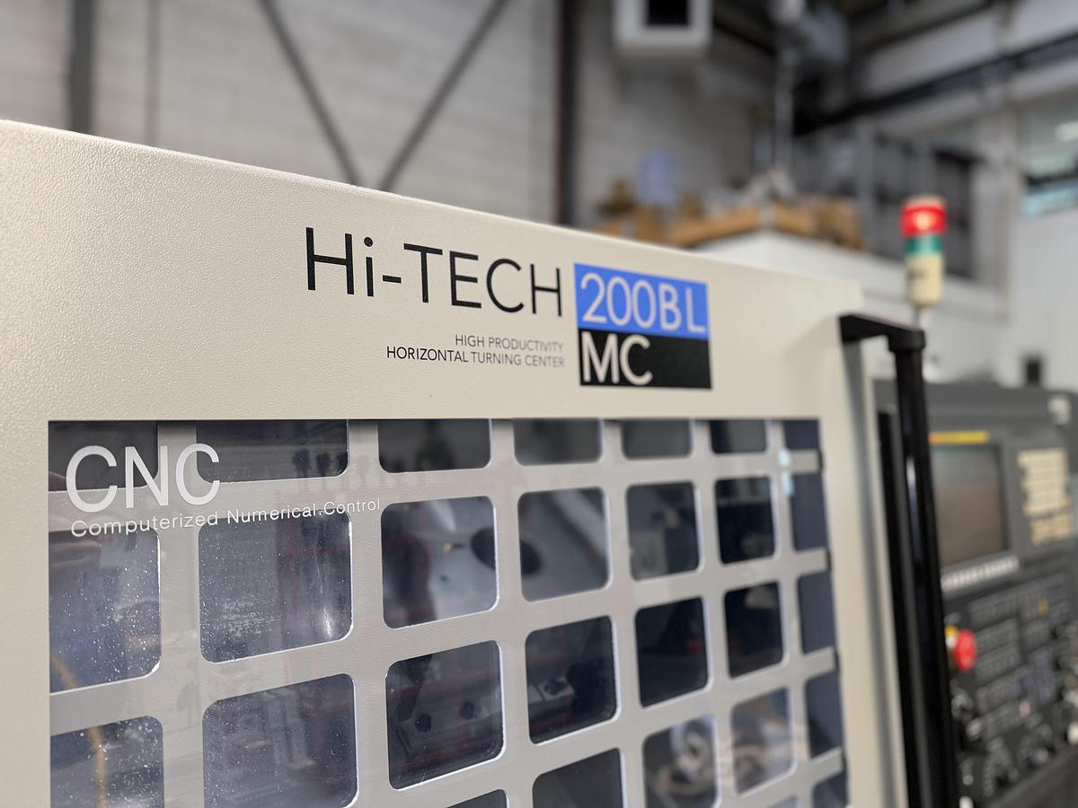 Gebruikt HWACHEON HI-TECH 200BL MC