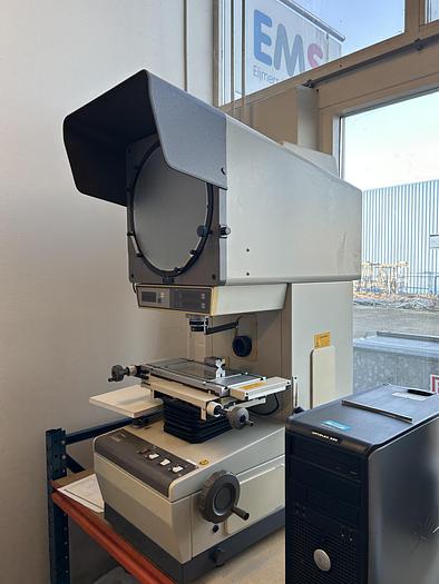 Gebruikt Mitutoyo profielprojector meetprojector