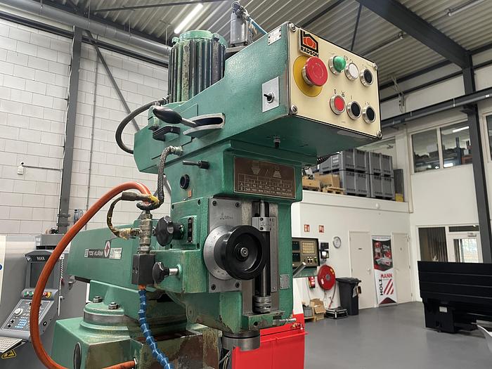 Gebruikt Tos FNK-25A