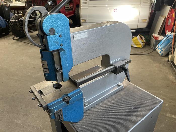 Gebruikt Walker ponsmachine GP2