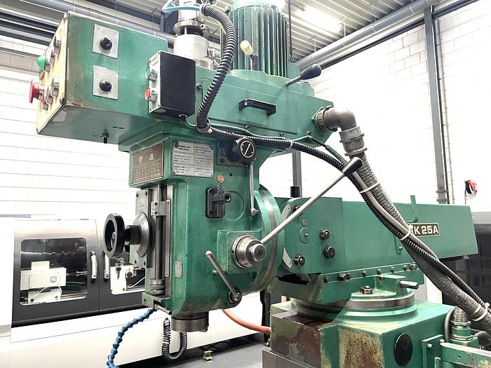 Gebruikt Tos FNK-25A