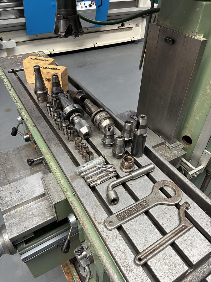 Gebruikt Tos FNK-25A