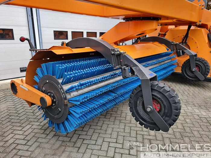 Used 2002 Overaasen RS 200