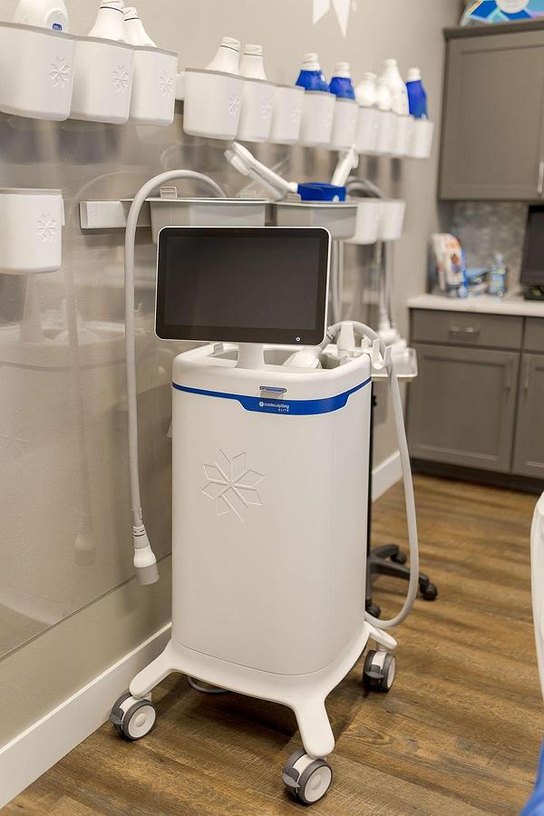Used 2023 Allergan Coolsculpting Elite
