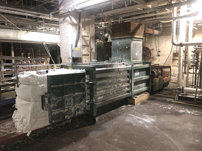 Used MAREN 122 HORIZONTAL CLOSED DOOR BALER 20 HP