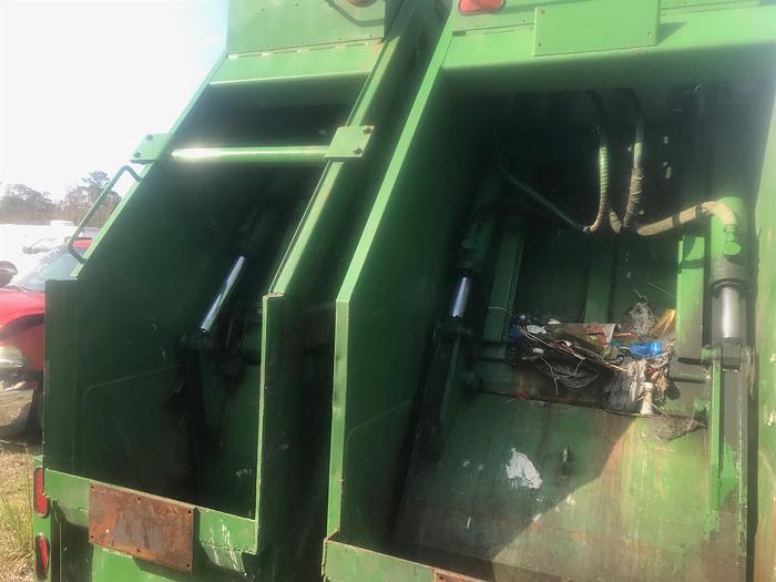 Used 2002 Mack LE 613- Stock #: 8681