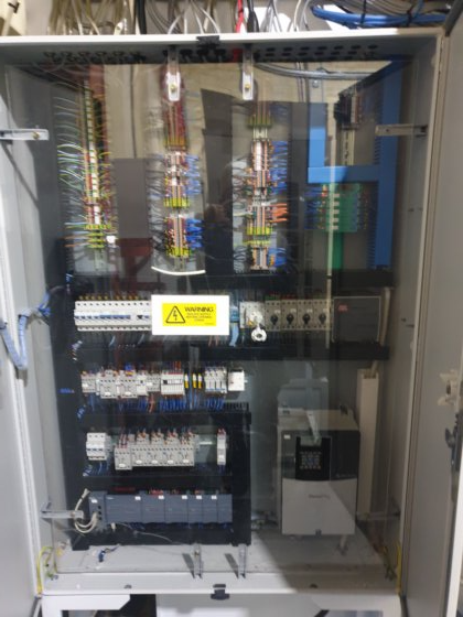 Used Extract Technologies Warehouse Downflow Sampling Booth
