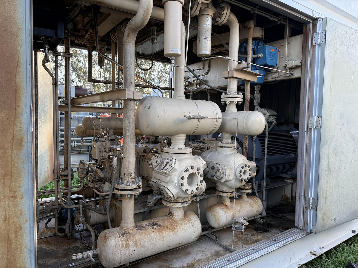 Used 600 HP / Ariel JGA-4 SN F-21749 Four Stage CNG Compressor Package Size 6.125” x 4.125” x 3.375” x 3.375” x 1.75” x 1.75” with ACE E721 Cooler