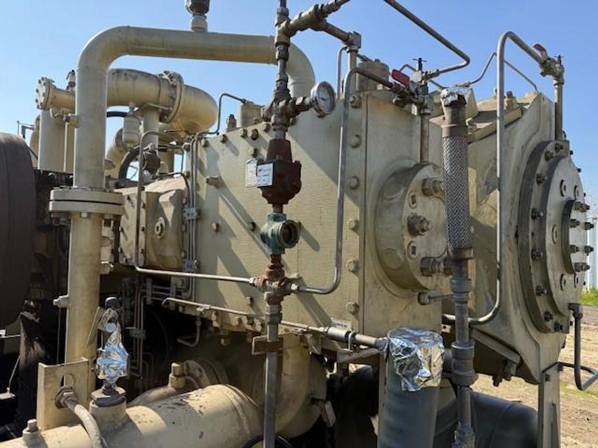 Used Ingersoll Rand Four Stage PET Compressor 525 HP / Model PS4 2500=H NL Package SN NAR10240220