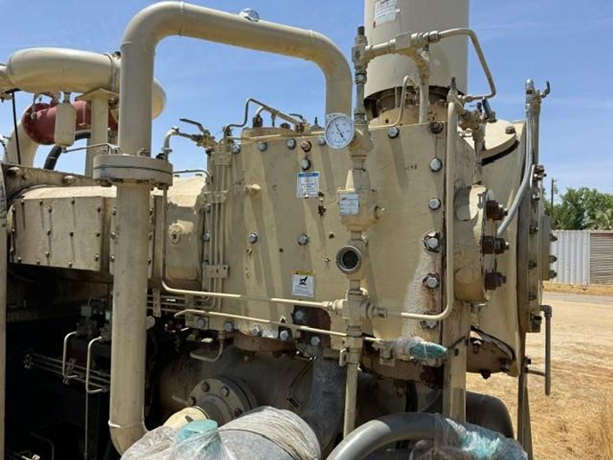 Used Ingersoll Rand 725 HP / PS4 3300M NL PET Compressor Package SN PSN9184