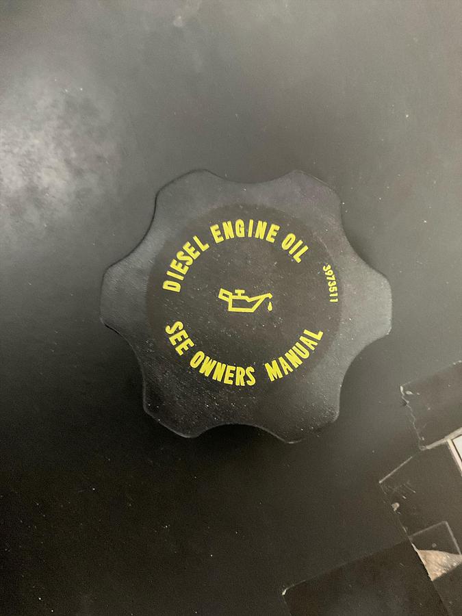 Used Cummins Oil Cap PN: 3973511