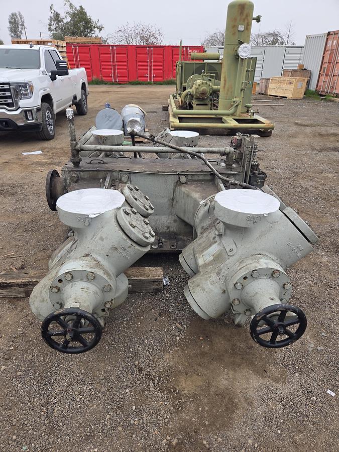 Used White Superior Model Ram 54 Frame S/N: 328,950 Size 7 X 7 X 5.5 X 5.5 x 5" Stroke