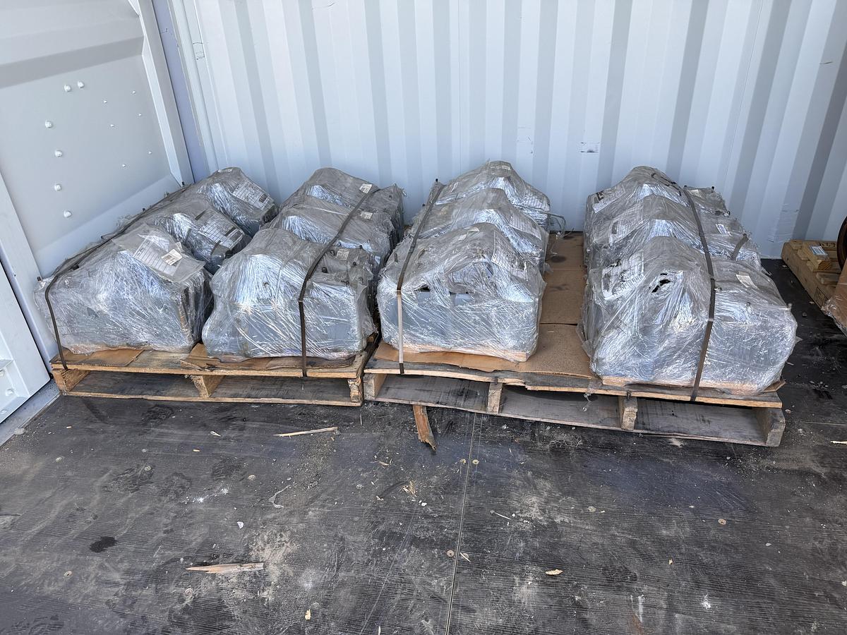 Used White Superior 8G825