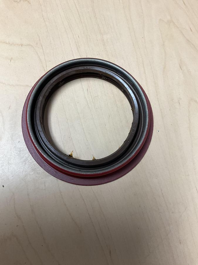 Federal Mogul Oil Seal PN: 25624317