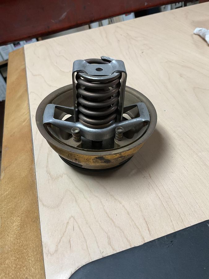 Waukesha Thermostat PN PN: 162492