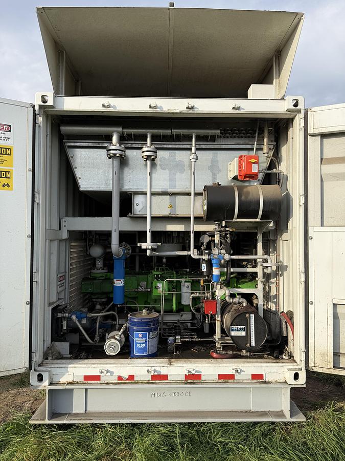 Used 400 HP / Gemini H304 Four Stage CNG Compressor Size 9" x 5" x 3" x 3" x 1.5" x 1.5" SN HSR-006550