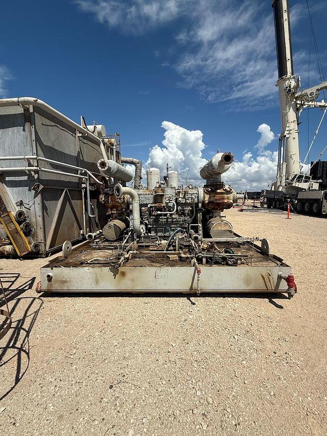 Used Waukesha L7044GSI / Ariel JGK-2 Compressor Package SN F-18820 Size 11" x 6.25"