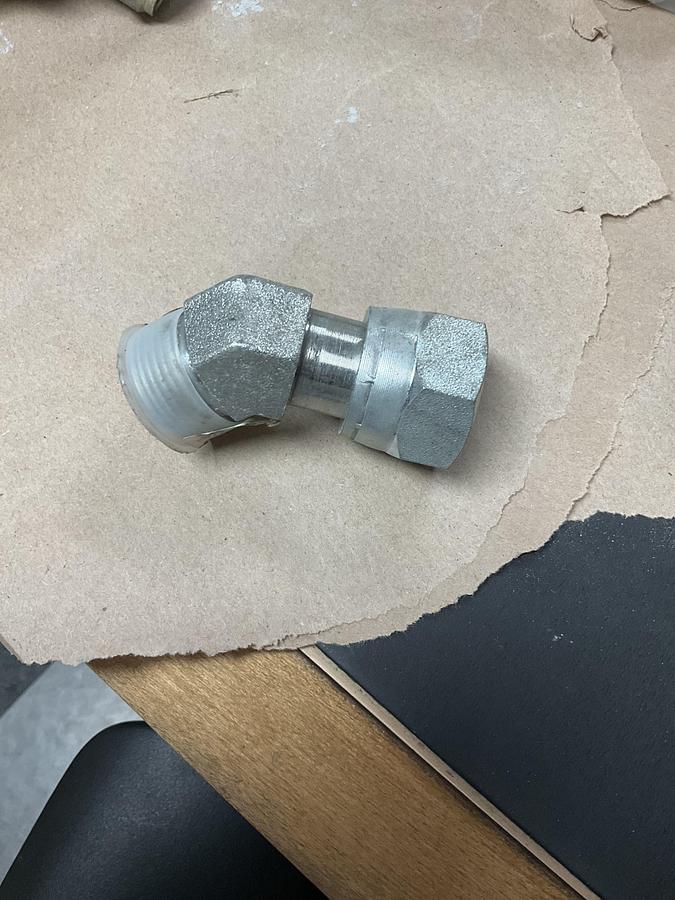 Cat ORFS 45 Degree Elbow Adaptor PN: 8T-8899