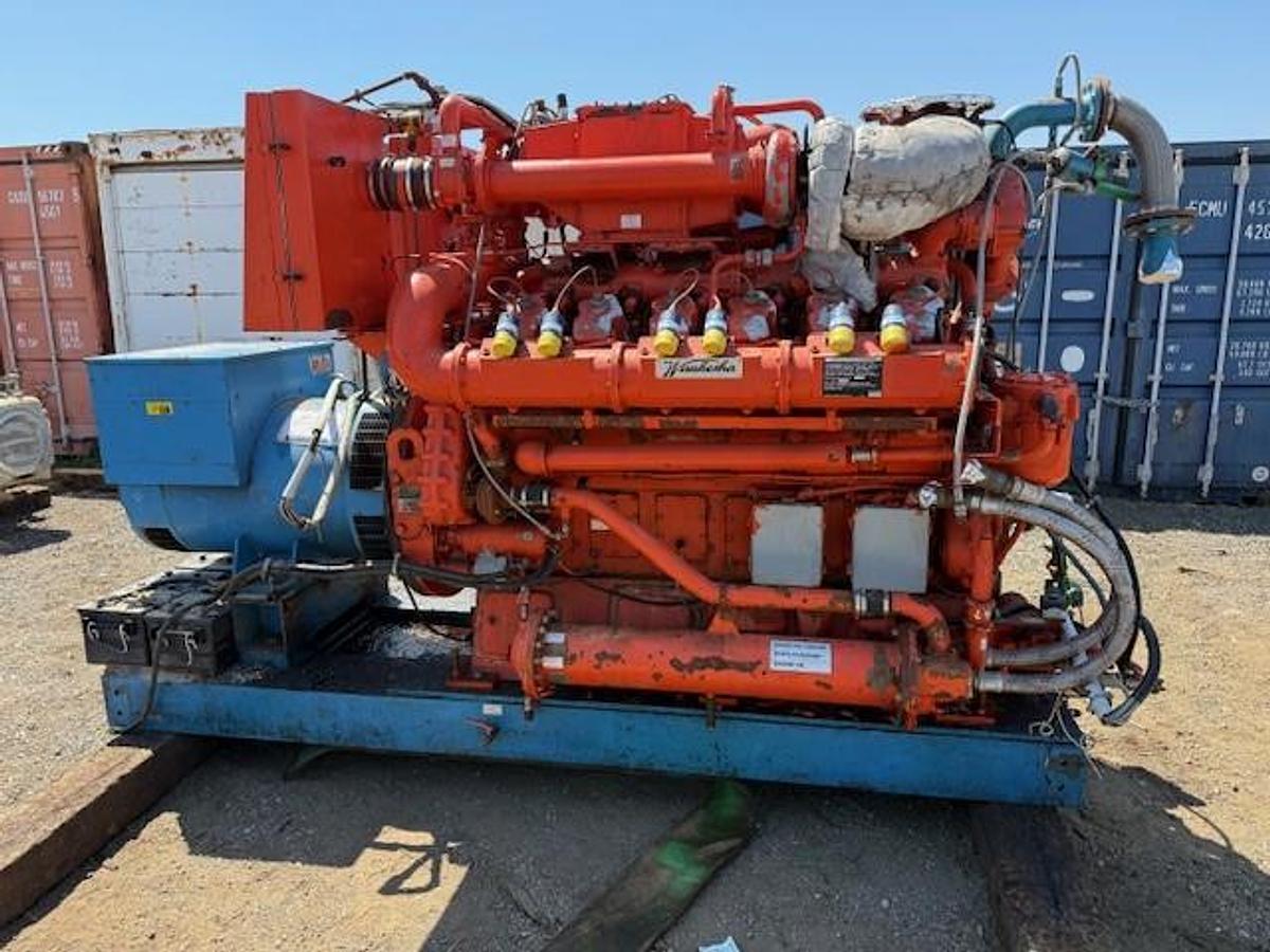 Used Waukesha L36GSID / Leroy Somer 550 KW Natural Gas Generator Set SN C-17682/1