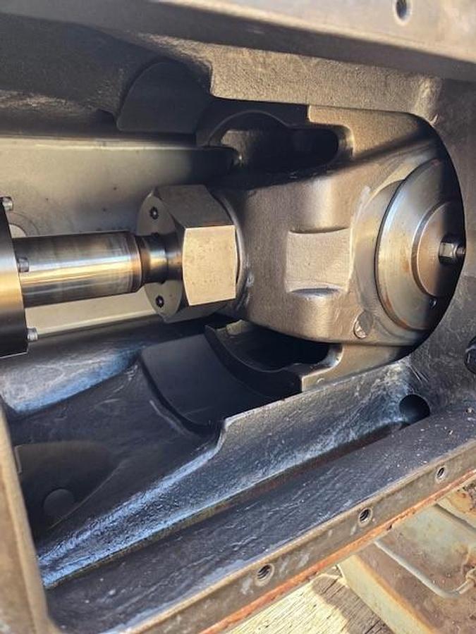 Used Ariel JGK-4 Compressor Frame SN F-14712 with 4 cylinders size 12.5" x 12.5" x 9.625" x 6.25"