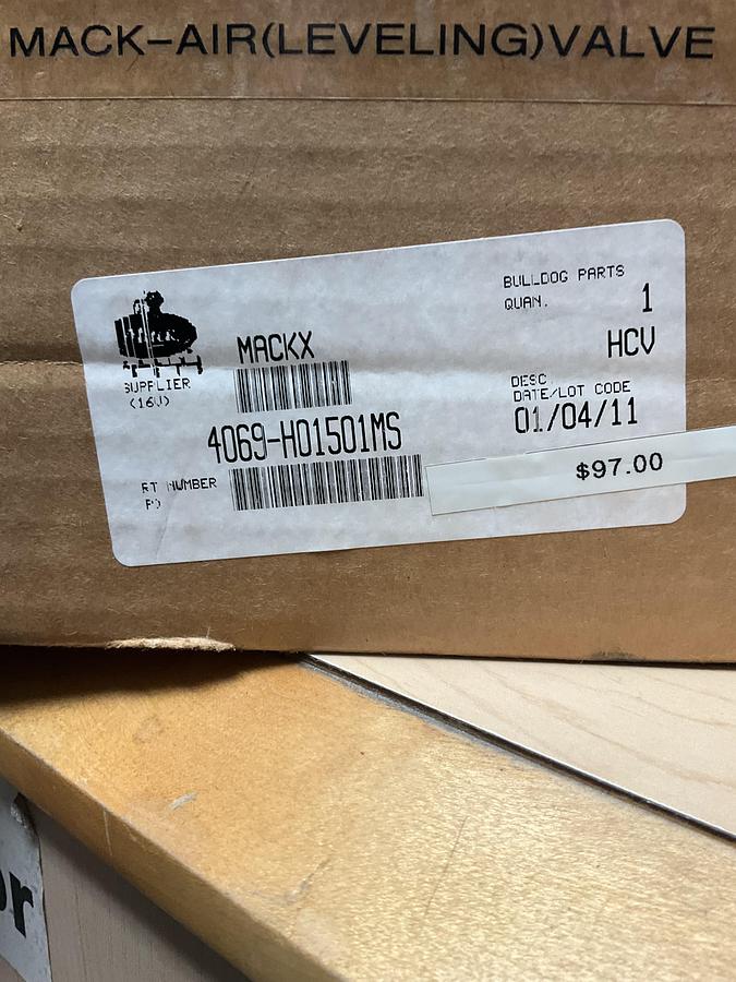 Used Mack Leveling Supply Valve PN: 4069-H01501MS