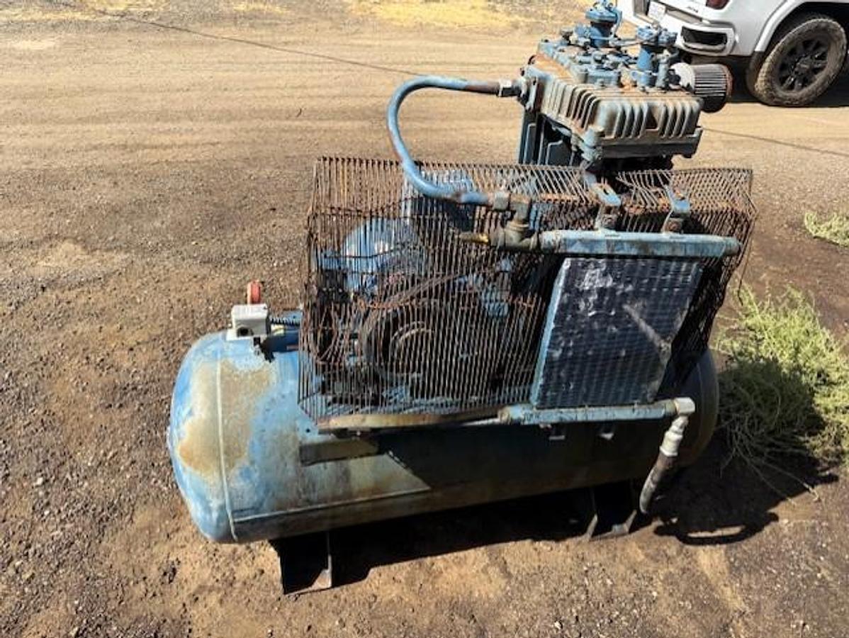 Used Quincy 350 / 10 HP Air Compressor  SN 6212011