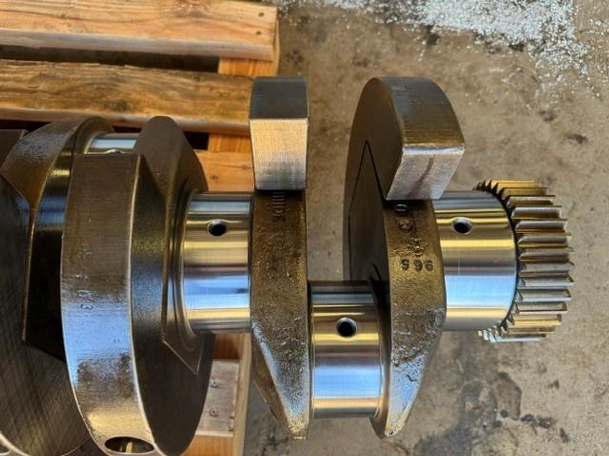Used Waukesha H24 Crankshaft PN E301111